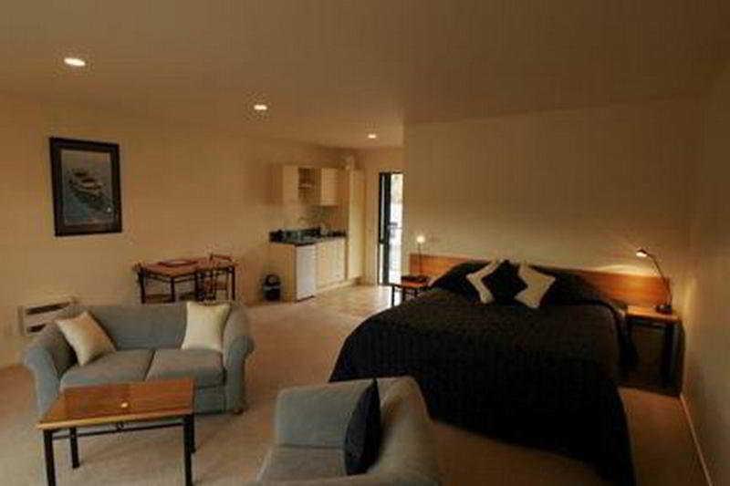 Akaroa Criterion Motel Экстерьер фото